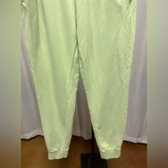 Alo Yoga Women's Unwind Sweatpants in neon lime | size Small - Picture 3 of 10